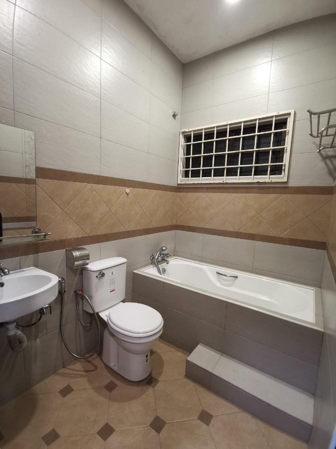 ג'והור בהרו Ria Homestay מראה חיצוני תמונה